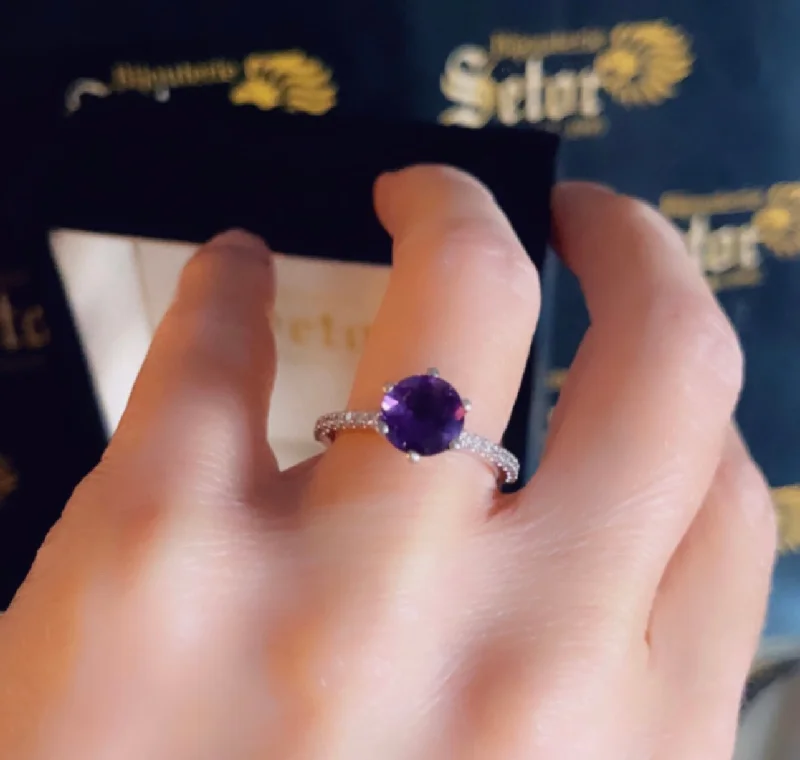 Signature - Design Women's Diamond Rings with a Brand - Specific Pattern and High - Quality DiamondsPurple amethyst diamond ring WDR051