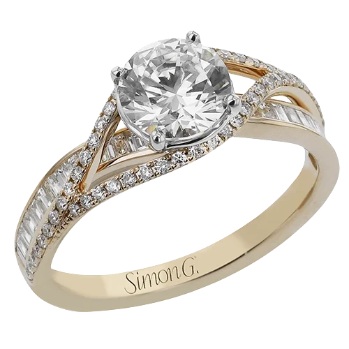 Halo - Style Women's Diamond Rings with a Center Diamond Surrounded by Smaller Diamonds in 18K GoldEngagement Ring in 18k Gold with Diamonds