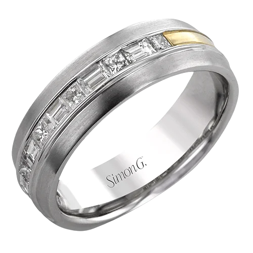 Princess - Cut Women's Diamond Rings in White Gold with a High - Clarity Diamond for a Modern LookMen Ring in 14k Gold