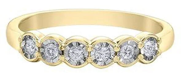 Adjustable Women's Diamond Rings with a Flexible Band for a Comfortable and Custom FitYellow Gold Diamond Ring.