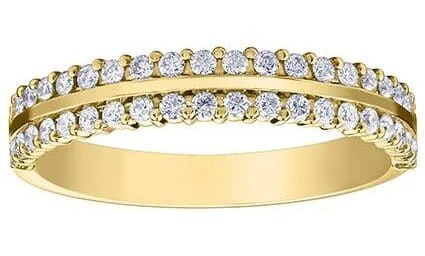 Signature - Design Women's Diamond Rings with a Brand - Specific Pattern and High - Quality DiamondsYellow Gold Diamond Ring.