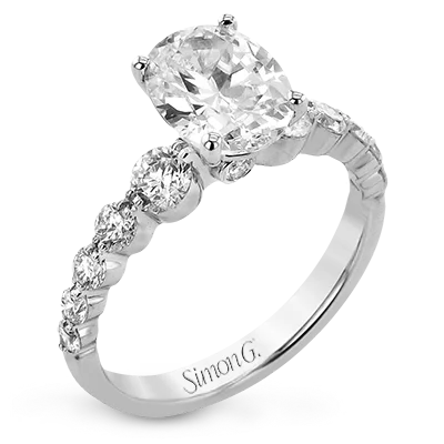 Marquise - Cut Women's Diamond Rings in Palladium for a Unique and Elongated ShapeEngagement Ring in 18k Gold with Diamonds