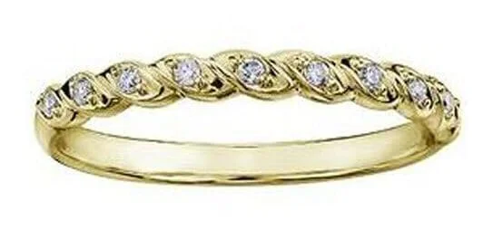 Princess - Cut Women's Diamond Rings in White Gold with a High - Clarity Diamond for a Modern LookYellow Gold Diamond Band.