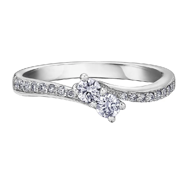 Cathedral - Style Women's Diamond Rings with a Raised Center Setting and Elaborate MetalworkRound Diamond Toi-Et-Moi Ring