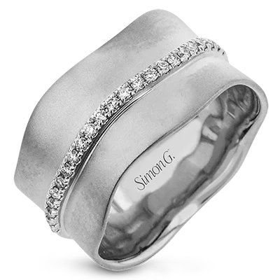 Cathedral - Style Women's Diamond Rings with a Raised Center Setting and Elaborate MetalworkRight Hand Ring in 18k Gold with Diamonds