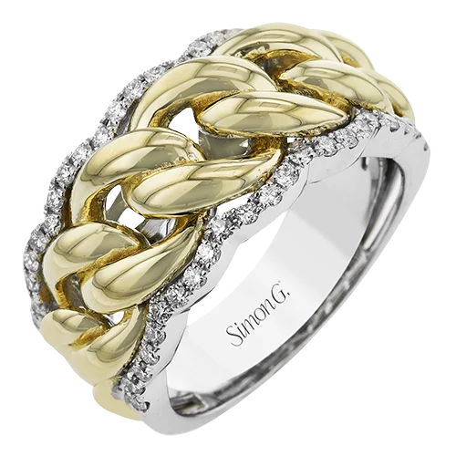 Cushion - Cut Women's Diamond Rings in Platinum with a Soft and Romantic AppearanceRight Hand Ring in 18k Gold with Diamonds