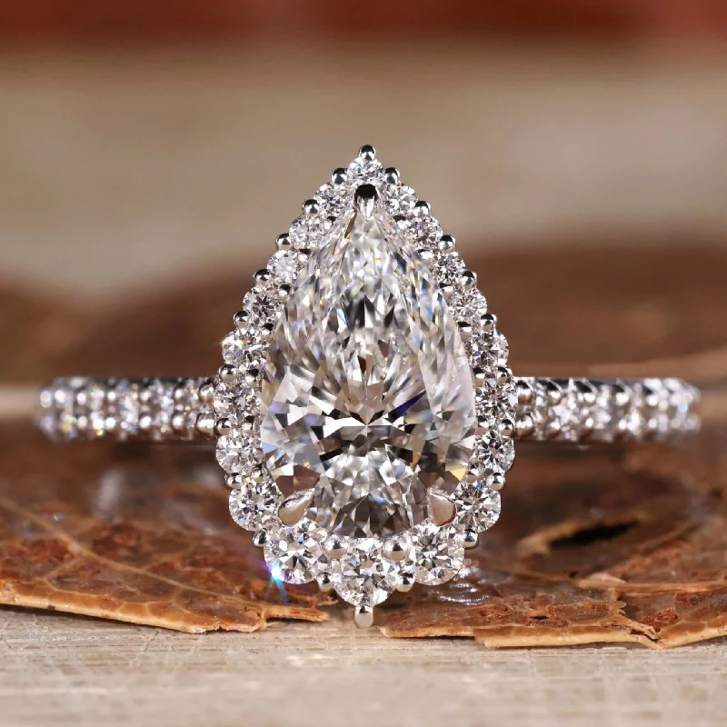 Signature - Design Engagement Rings with a Brand - Exclusive Pattern and Premium DiamondsIGI Certified 1.50 CT Pear Cut F/VS Lab Grown Diamond Halo Engagement Ring