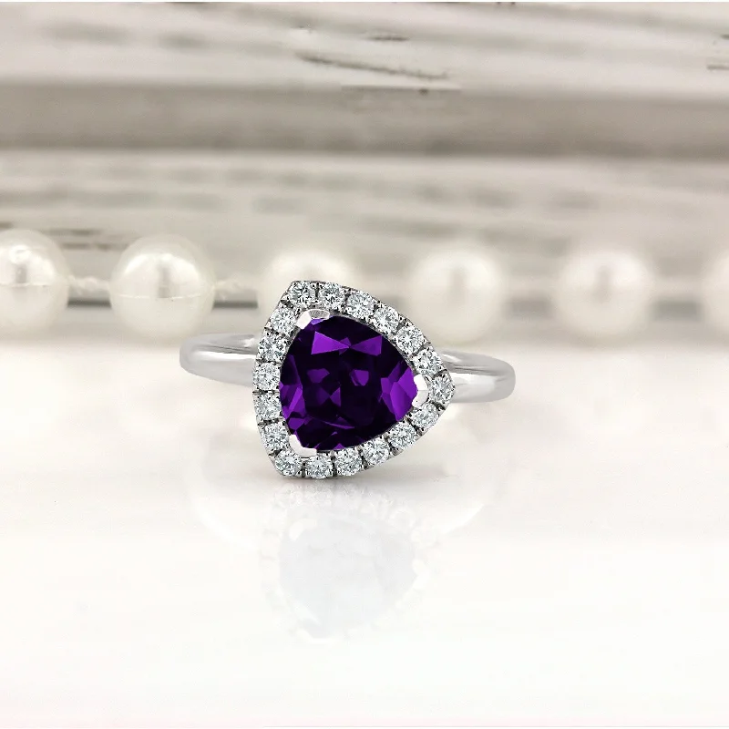 Aquamarine Gemstone Rings in 9K Gold with a Bezel Setting for a Modern and Secure FitAuriya 1 1/4ct Trillion-cut Purple Amethyst Halo Diamond Engagement Ring 1/4ctw 14k Gold