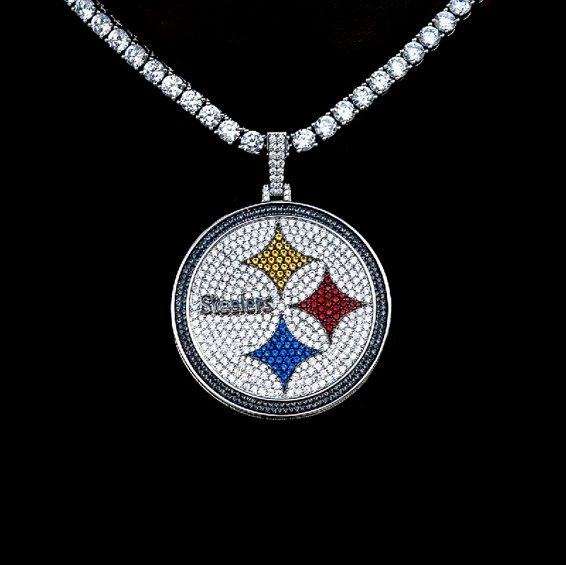 Braided Hemp Rope Necklace with a Seashell Pendant for Summer BeachgoersLarge Pittsburgh Steelers Official NFL Pendant